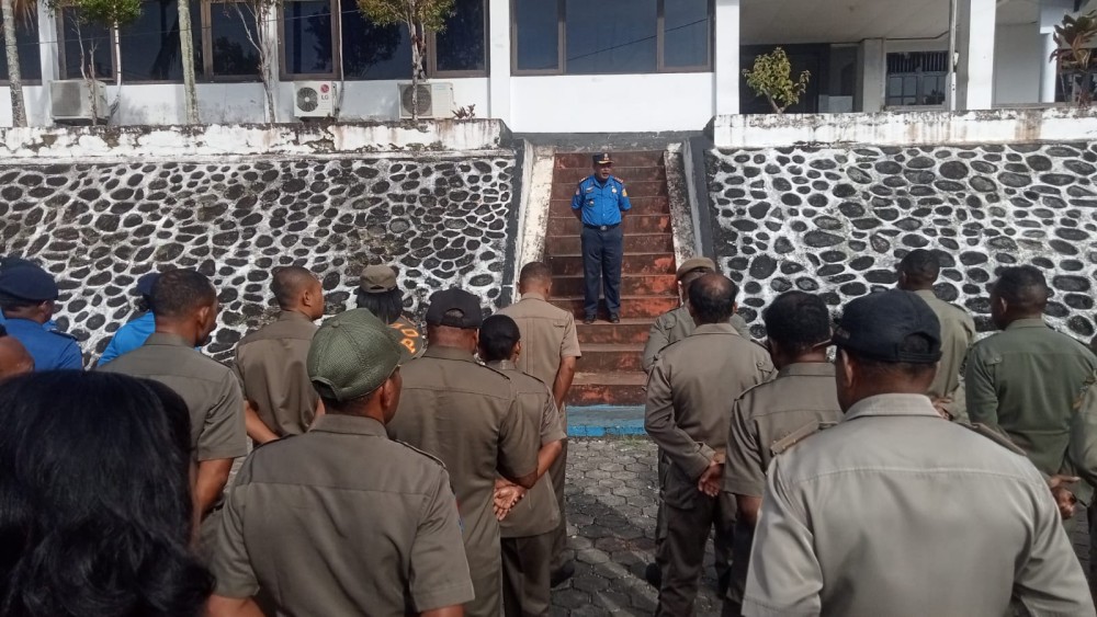 Apel pagi dilingkungan Satuan Polisi Pamong Praja Provinsi Papua 